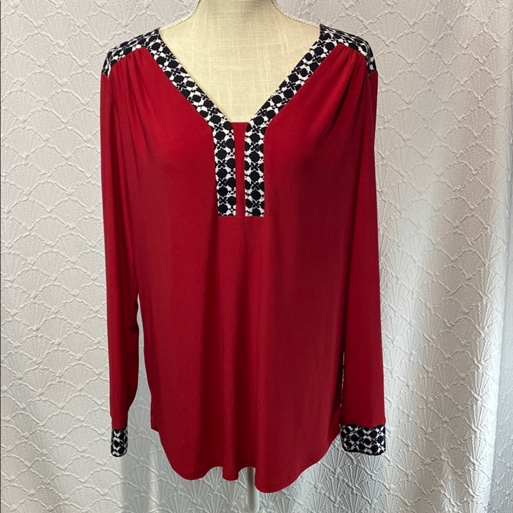 New Directions size XL Elegant‎ Red Women's Top with Black and White Accents